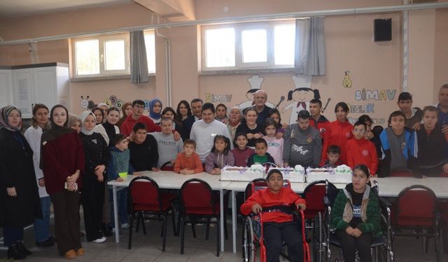 Özel öğrenciler Yeşim Akbaş’ı doğum gününde andı