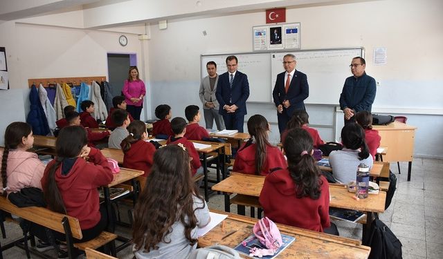 Kaymakam Güldoğan'dan eğitim turu