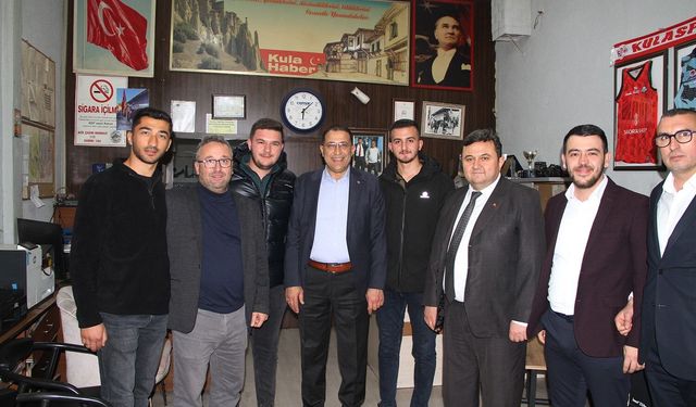 AK Parti'li başkanlardan Kula'da esnaf ve ev ziyaretleri
