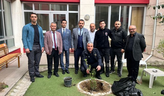 Turgutlu adliyesinde ağaçlandırma çalışması