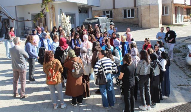 MURADİYE KIZ YURDU ÖĞRENCİLERİ DEMİRCİ’Yİ YAKINDAN TANIDI