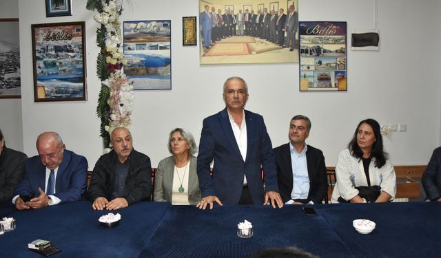 Bitlisliler Derneği Başkanı Çiçek’ten süreç mesajı: “Elimizi değil, vücudumuzu taşın altına koymaya hazırız”