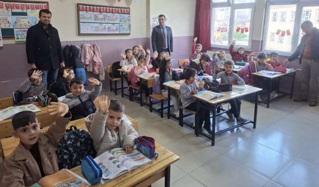 Müdür Yıldırak öğrencilerle buluştu