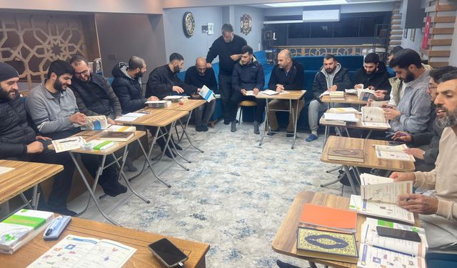 Gençlerin Arapça öğrenme merakı kursa dönüştü