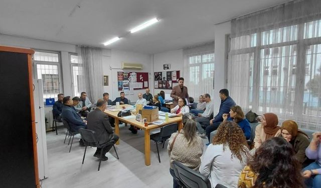 Eğitim Bir-Sen'den Yunusemre'de eğitim çalışanlarıyla istişare