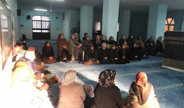 Ümreye gidecek vatandaşlara bilgilendirme semineri düzenlendi