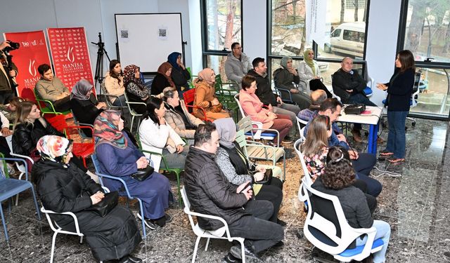 Bilim Kafe Demirci’de 'Teknolojinin topluma etkileri' masaya yatırıldı