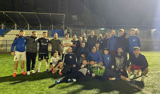 Gördes Engelliler Derneği'nden Altıntaş Spor'a destek