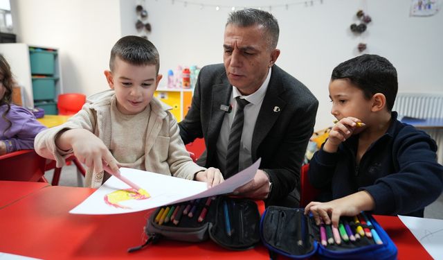 Şehzadeler Belediye Başkanı Hakan Şimşek, miniklerin karne sebincini paylaştı