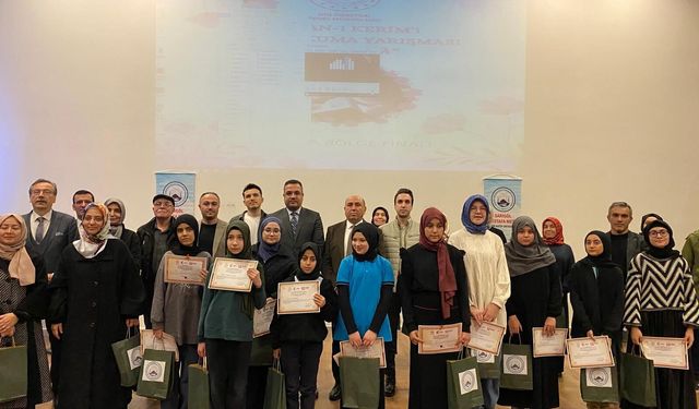 İlçede "Genç Nida Kur'an-ı Kerim'i Güzel Okuma Yarışması" yapıldı