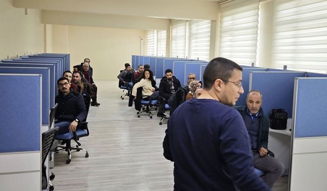 İlçede öğretmenlere e-Sınav eğitimi