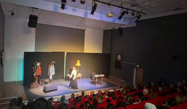 İlçede tek kişilik oyun ilgi gördü