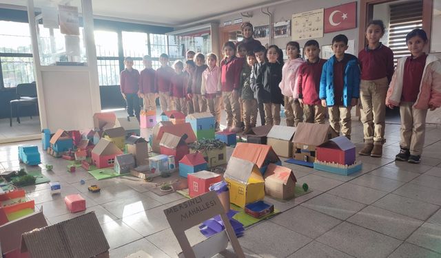 Minik öğrencilerden geri dönüşüme anlamlı dokunuş