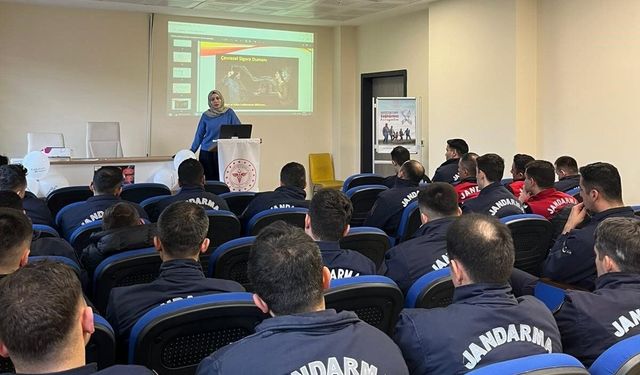 Jandarmadan ilçede toplu sigarayı bırakma adımı