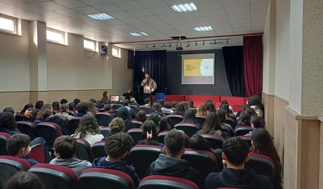Manisa Ticaret Borsası Anadolu Lisesi'nden 'Akran Zorbalığı" semineri