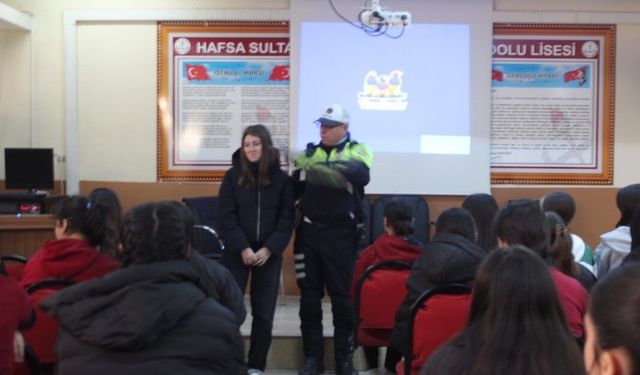 Lise öğrencilerine hayat kurtaran trafik eğitimi