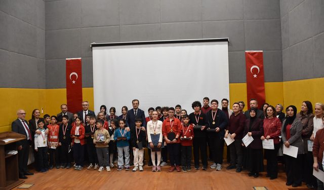 İlçede akıl ve zeka oyunları heyecanı: 157 öğrenci ilçe finalinde yarıştı