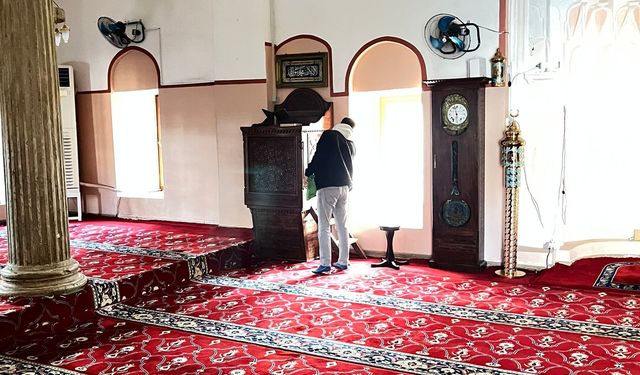 Yunusemre Belediyesi'nden ibadethanelerde hummalı temizlik