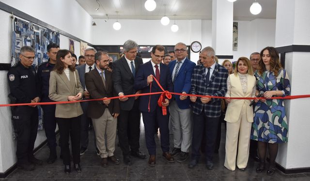 Salihli’de 8 Mart’a özel Uluslararası Jürili Karma Sergi açıldı