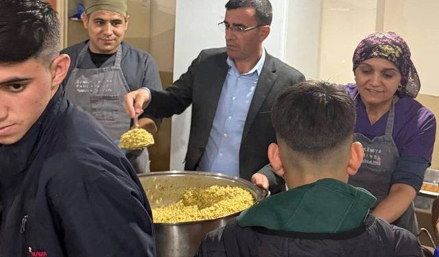 Kaymakam Dalak öğrencilerle birlikte iftar açtı