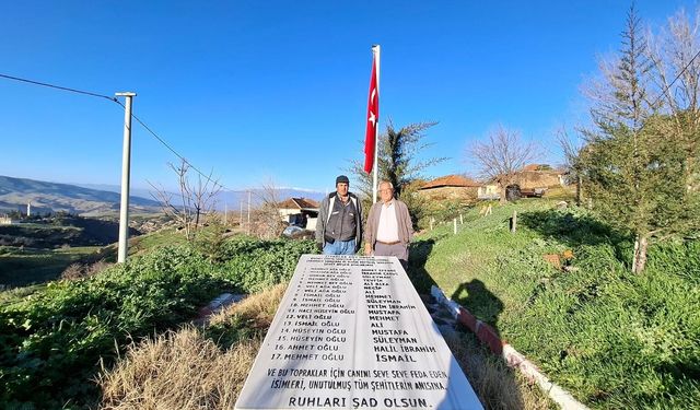 Ziyanlar Mahallesi şehitlerini unutmadı