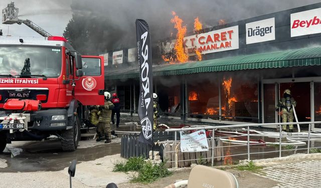 İzmir'de iş güvenliği ekipmanları satan iş yerinde yangın