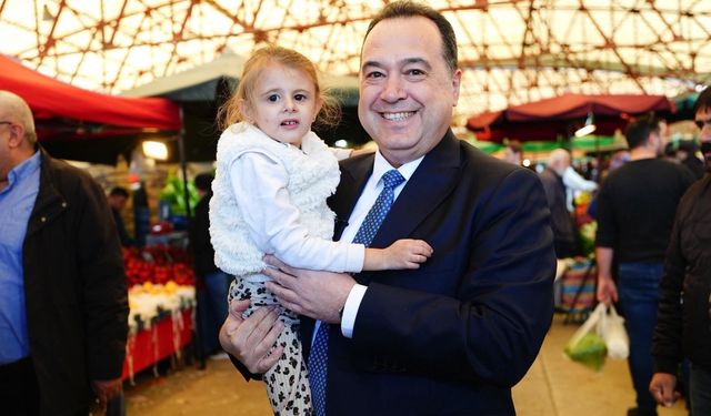 Başkan Dutlulu’dan 8 Mart’a Çiçekli Kutlama