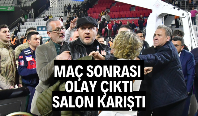 Maç sonrası olaylar çıktı, salon karıştı