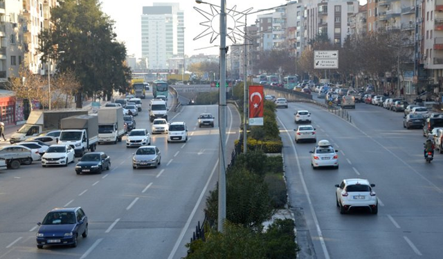 Manisa'da park ve trafik sorunu! Dikkat çeken çözüm önerileri