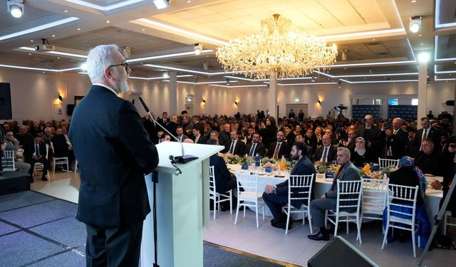 Yenişehirlioğlu’ndan Hollanda’da birlik mesajı: “Mesafeler engel değil, gönüllerimiz bir”