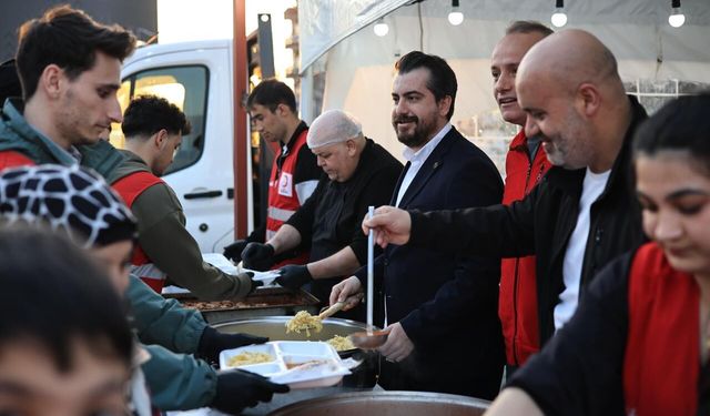 TÜGEM ve Kızılay’dan Laleli'de iftar