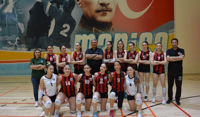 Turgutlu Belediyesi U17 Voleybol Takımı Manisa 2’ncisi