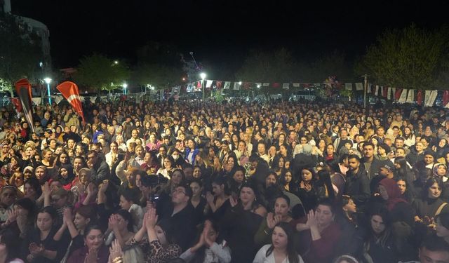 Turgutlu’da ‘Roman Gecesi’ ile eğlence zirveye çıktı