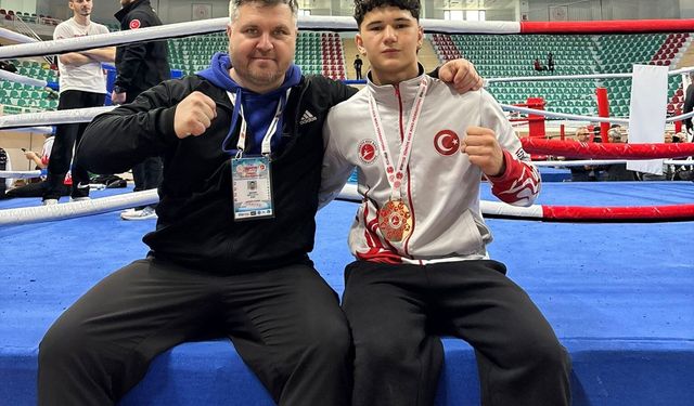 Kick Boks Türkiye Şampiyonası’nda Salihli'ye gurur veren başarı