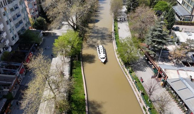 Porsuk Çayı kahverengiye döndü