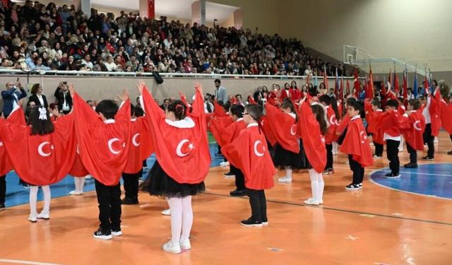 Manisa ilçelerinde 23 Nisan coşkusu