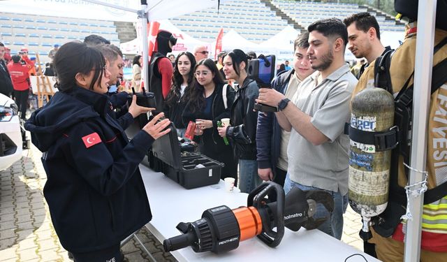 Manisa Büyükşehir’den “Afetlerde İnsan Olmak” Sempozyumuna Destek