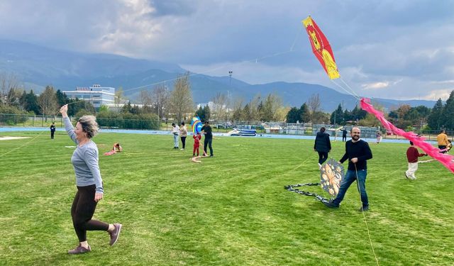 Manisa’da Özel Çocuklar İçin Uçurtma Şenliği Gerçekleşti