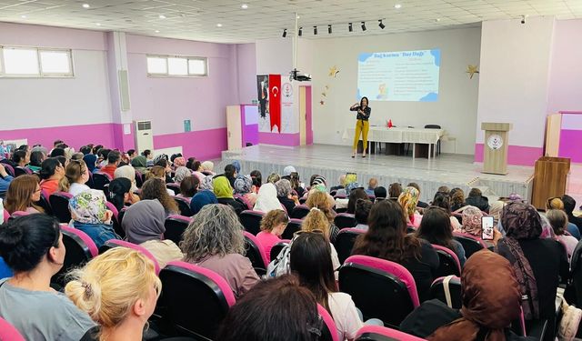 Manisa'da önemli seminer...  Aile tutumları konuşuldu
