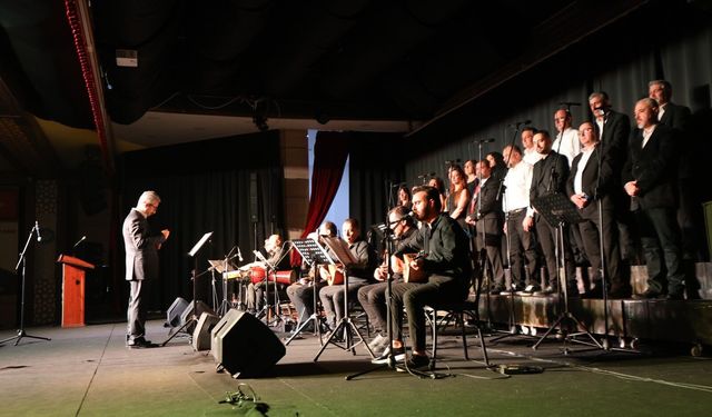 Anadolu türküleri Yunusemre'de yakalandı