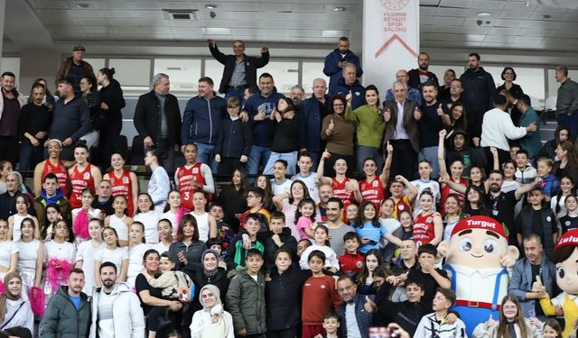 Turgutlulu taraftarlardan 95 desibellik müthiş destek