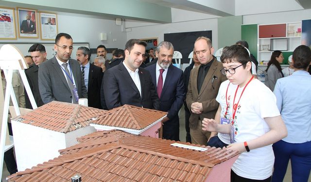 "TÜBİTAK 4006 Bilim Fuarı" göz doldurdu