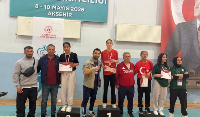 Çifte şampiyon Sudenaz’dan Manisa’ya gurur