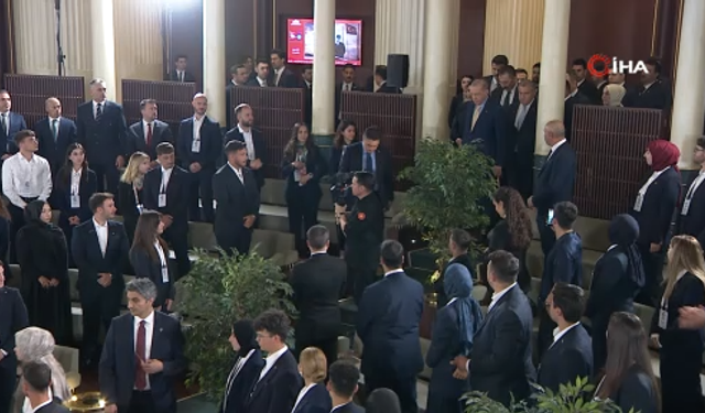 Cumhurbaşkanı Erdoğan gençler ve milli sporcularla bir araya geldi