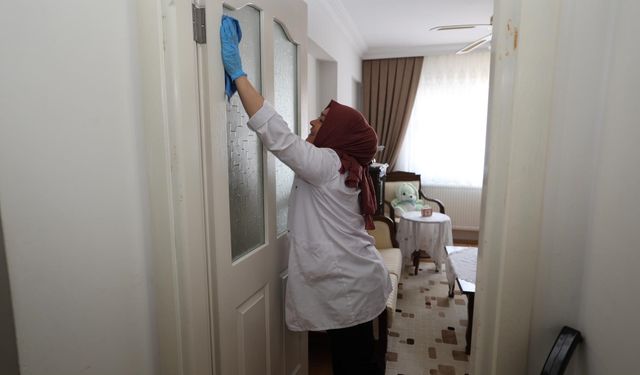 Şehzadeler'de yaşlılar ve engellilerin evleri pırıl pırıl