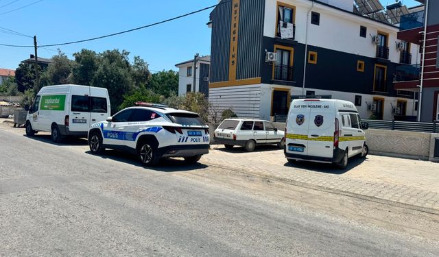 Evinde, av tüfeği ile vurulmuş halde bulundu