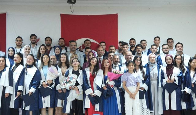 Sarıgöl MYO'da mezuniyet sevinci