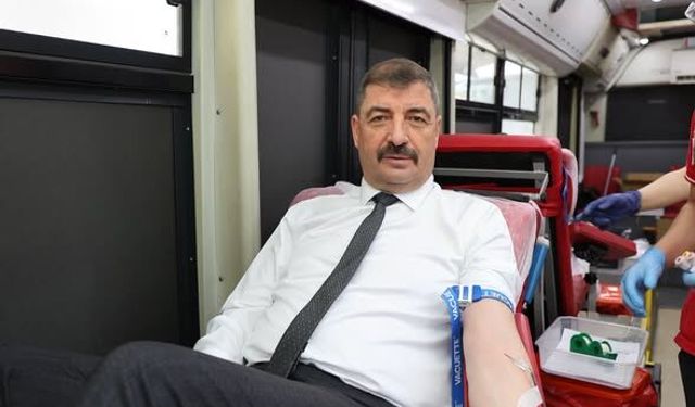 Hikmet Dönmez Kızılay Kan Merkezi’nde kan bağışına dikkat çekti