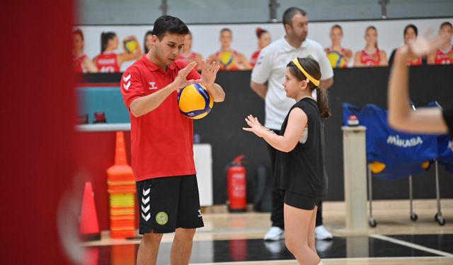 Manisa BBSK Voleybol Altyapı Seçmelerini Tamamladı
