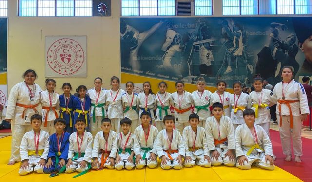 Salihli'den 21 madalyalık zafer